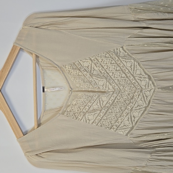 Free People Flowy Bell Sleeve Top - Size Medium - Picture 2 of 14